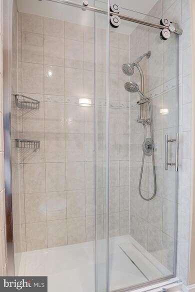 2602 Falling Brook Terrace, Adelphi, MD 20783 - photo 6