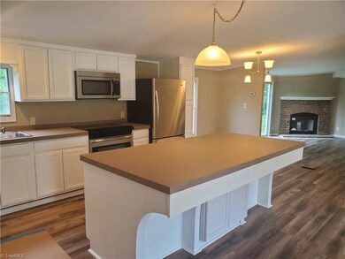 3746 Whitaker Rd, Asheboro, NC 27205 - photo 2