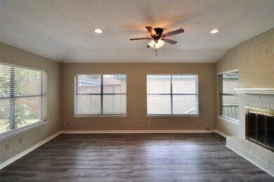 2004 Chelsea Ct, Rosenberg, TX 77471 - photo 4