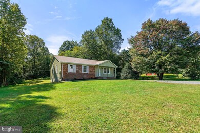 6052 Pilgrims Rest Rd, Broad Run, VA 20137 - photo 2