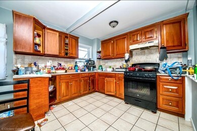 240 Quequechan St, Fall River, MA 02723 - photo 6