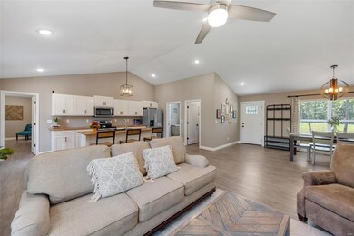 1015 Chestnut Acres Ln, Farmington, MO 63640 - photo 4