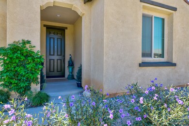 HOA Maintains Front Landscaping