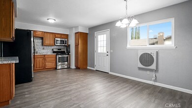 14354 Cactus Dr, Victorville, CA 92395 - photo 6