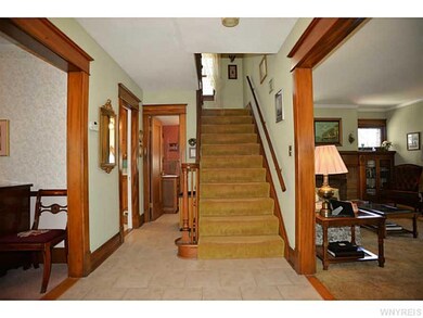 Foyer.