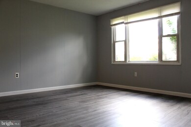 3104 Ryerson Cir, Halethorpe, MD 21227 - photo 3