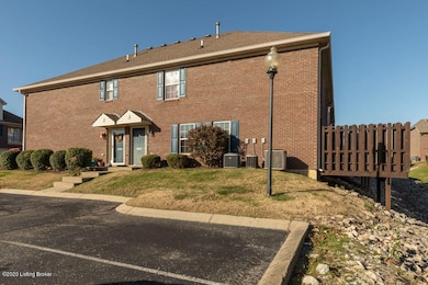 8334 Grand Trevi Dr, Louisville, KY 40228 - photo 2