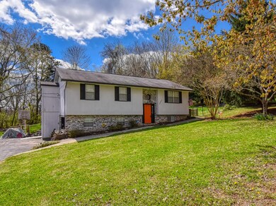 914 N Ridgecrest Road