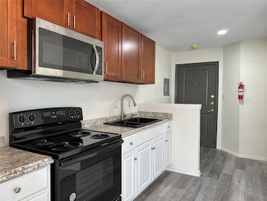 4705 Lyons Ave unit 11, Houston, TX 77020 - photo 4