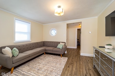 388 W Pearl St, Greenwood, IN 46142 - photo 2