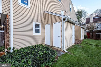 4325 Pembrook Village Dr unit 13, Alexandria, VA 22309 - photo 4