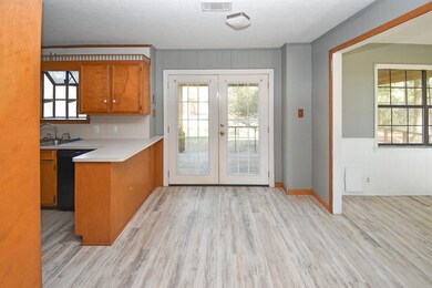 675 Evangeline Dr, Vidor, TX 77662 - photo 5