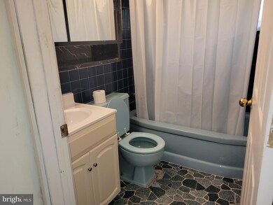 35 Upland Rd, Levittown, PA 19056 - photo 6