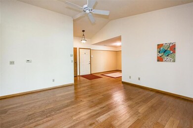 3910 Glass Rd NE unit C, Cedar Rapids, IA 52402 - photo 6