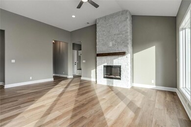 22470 S Jefferson St, Spring Hill, KS 66083 - photo 5