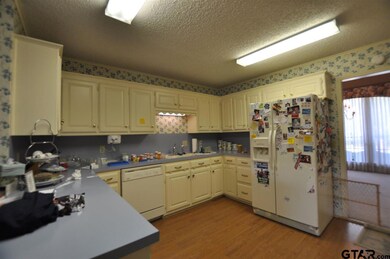 3105 Williamsburg Cir, Tyler, TX 75701 - photo 3