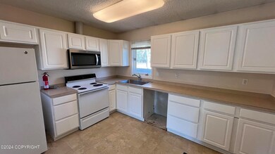 8240 Barnett Dr unit 2, Anchorage, AK 99518 - photo 5