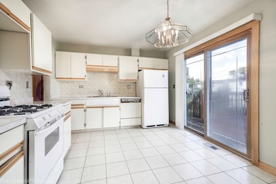 1822 W Catalpa Ln, Mount Prospect, IL 60056 - photo 5