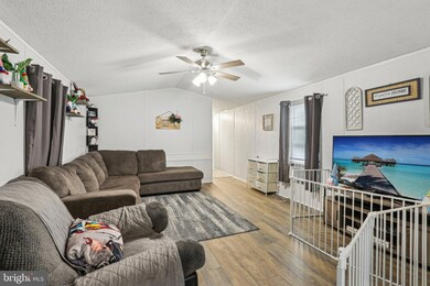 290 Poplar Dr, Quakertown, PA 18951 - photo 3