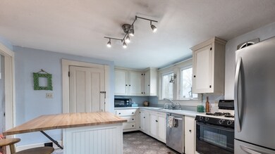 41 Sheldon St, North Dartmouth, MA 02747 - photo 3