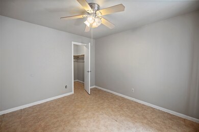 7443 Woodoak Dr, Houston, TX 77040 - photo 5