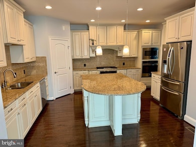 42403 Pine Forest Dr, Chantilly, VA 20152 - photo 5