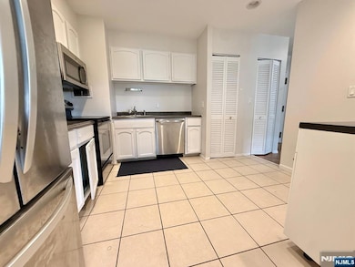 Waterside Condominiums unit E17, Edgewater, NJ 07020 - photo 7