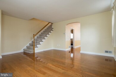 929 Palladi Dr, Halethorpe, MD 21227 - photo 6