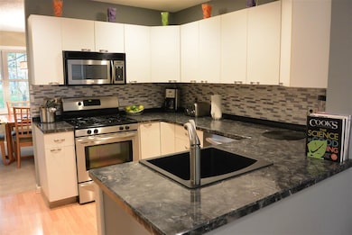 51 Arborwood Dr, Burlington, MA 01803 - photo 4