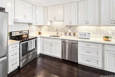 ELEGANTLY REMODELED KITCHEN