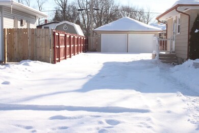 1636 Roanoke Ave, Aurora, IL 60506 - photo 2