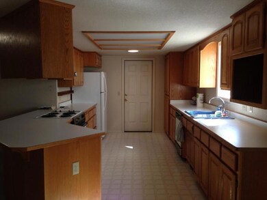 1014 Kokanee Ln, Grants Pass, OR 97527 - photo 3