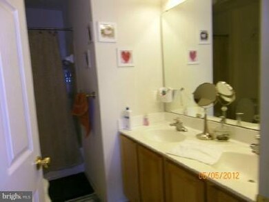 14105 Corunna Ct, Laurel, MD 20707 - photo 2