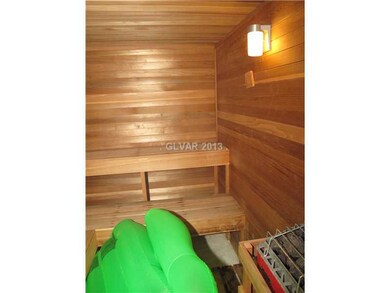 Swimming Pool/Hot Tub/Sauna. Dry Sauna