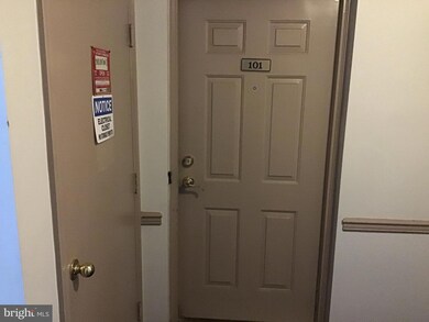 9800 Lake Pointe Ct unit 101, Upper Marlboro, MD 20774 - photo 5