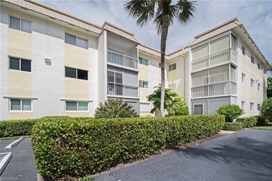 Central Gardens unit 217, Naples, FL 34102 - photo 2