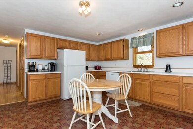 19 Capitol Cir, Rochester, NH 03867 - photo 6
