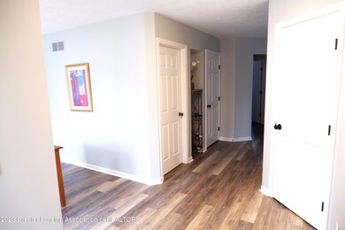 604 White Pine Blvd, Lansing, MI 48917 - photo 4