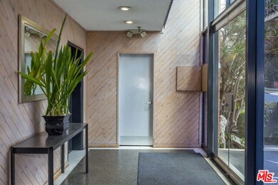 1539 N Laurel Ave unit 203, Los Angeles, CA 90046 - photo 4