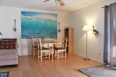 004Family room