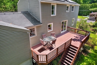 311 Johnny Appleseed Ln, Leominster, MA 01453 - photo 5