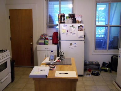 143 9th St, Troy, NY 12180 - photo 5