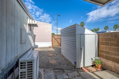 15439 Jersey St unit 16, Los Angeles, CA 91345 - photo 6