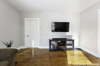 11-web-or-mls-125-w-garfield-ave