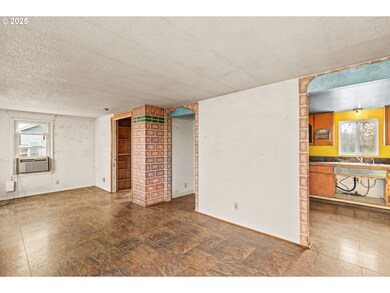 2665 C St, Springfield, OR 97477 - photo 7