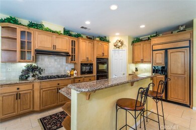 28398 Paragon Dr, Santa Clarita, CA 91390 - photo 7