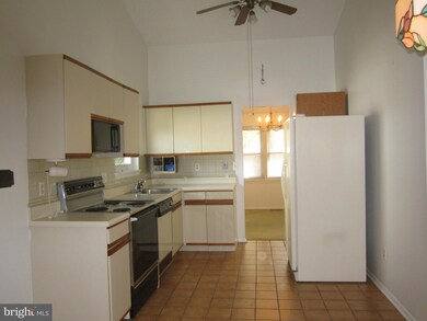 9415 Gunview Rd, Nottingham, MD 21236 - photo 4