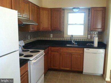 8702 Locust Grove Dr, Laurel, MD 20707 - photo 2