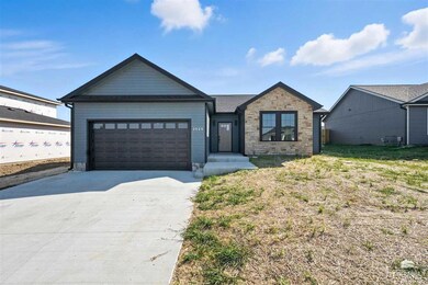 2525 Wren Ln, Junction City, KS 66441 - photo 2