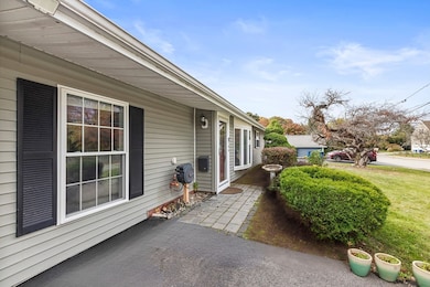 184 Richard Rd, Braintree, MA 02184 - photo 3